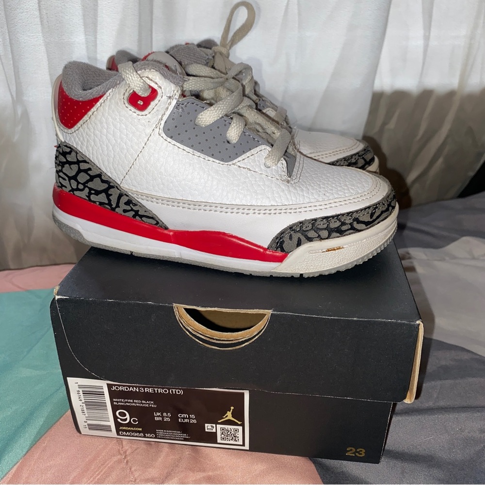 Jordan 3s Toddler 9c